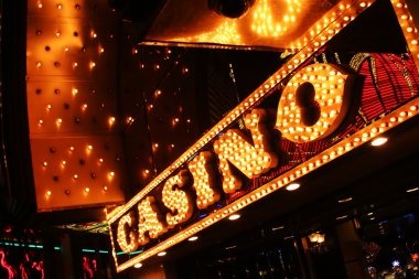 hana189 slot baccarat table with live chat feature